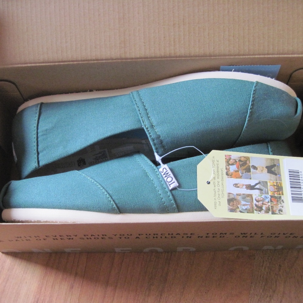 Toms Classic Sz 9 Blue Spruce NIB NWT